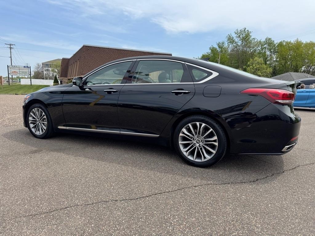 Hyundai Genesis 4dr Sdn V6 3.8L AWD 2015