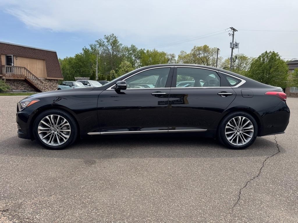 Hyundai Genesis 4dr Sdn V6 3.8L AWD 2015