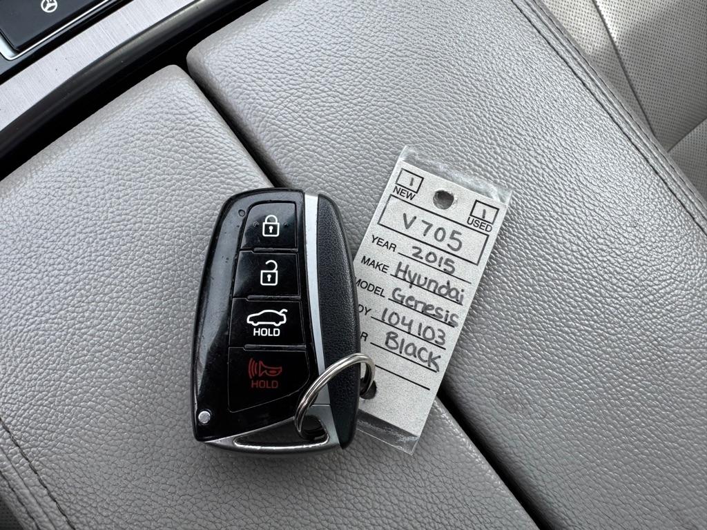 Hyundai Genesis 4dr Sdn V6 3.8L AWD 2015