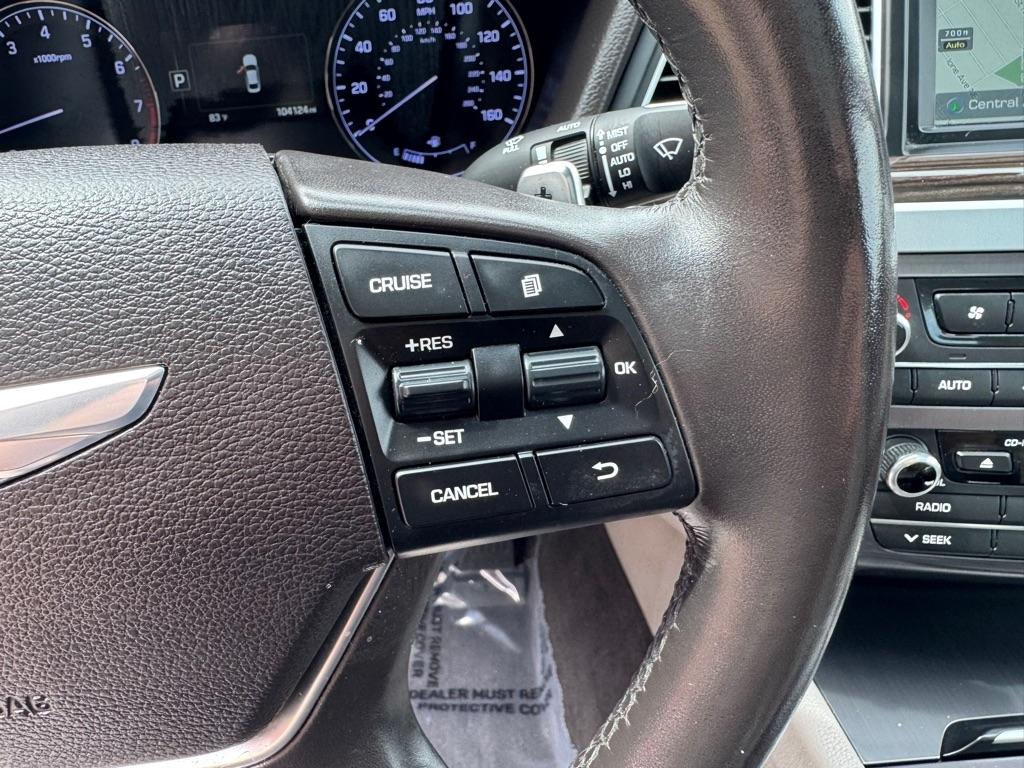 Hyundai Genesis 4dr Sdn V6 3.8L AWD 2015
