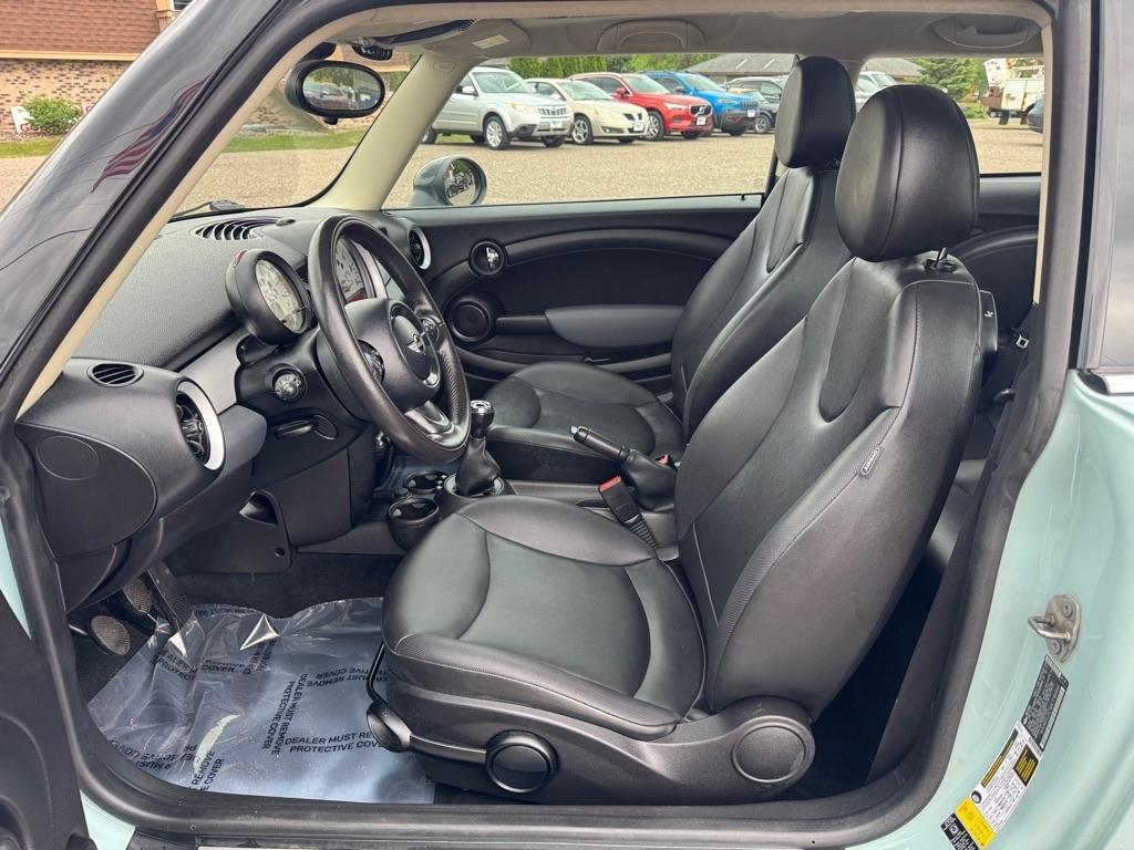MINI Cooper Hardtop 2dr Cpe 2012