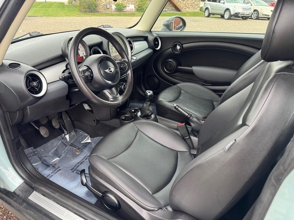 MINI Cooper Hardtop 2dr Cpe 2012