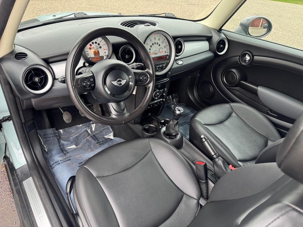 MINI Cooper Hardtop 2dr Cpe 2012