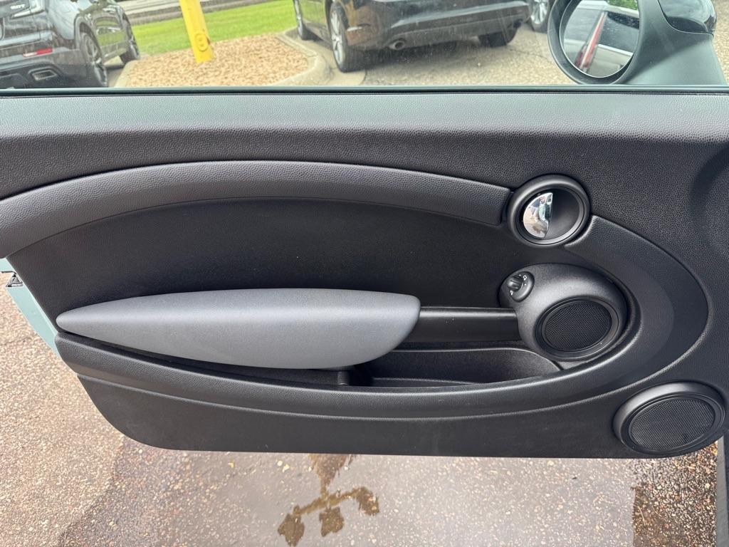 MINI Cooper Hardtop 2dr Cpe 2012
