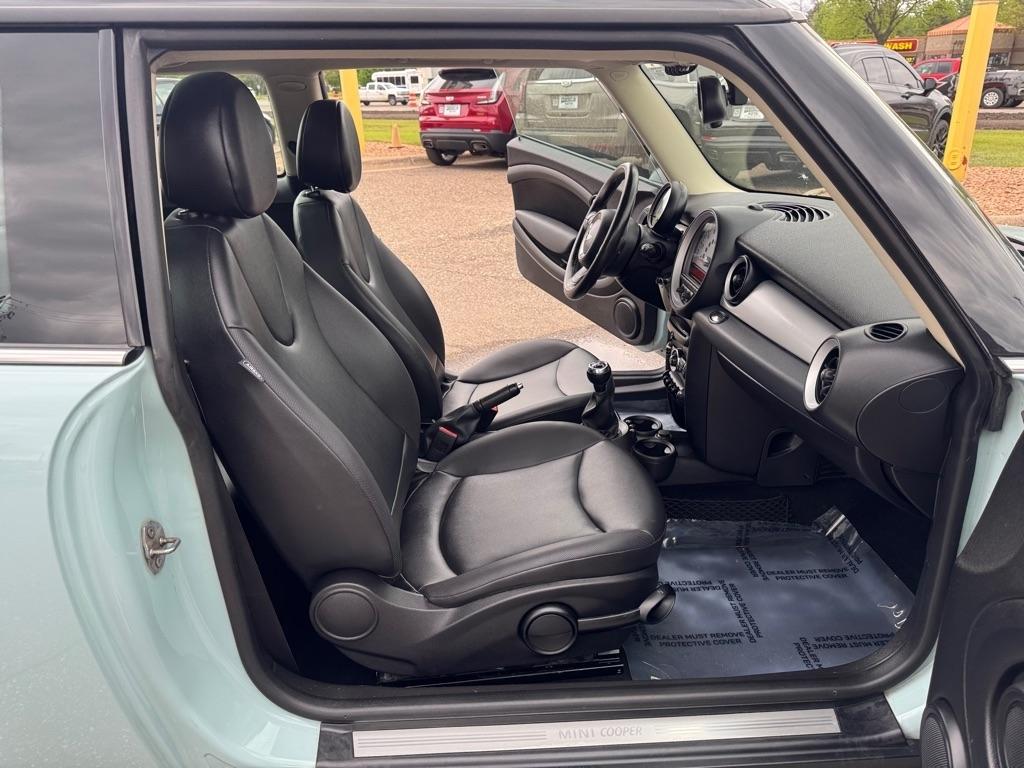 MINI Cooper Hardtop 2dr Cpe 2012