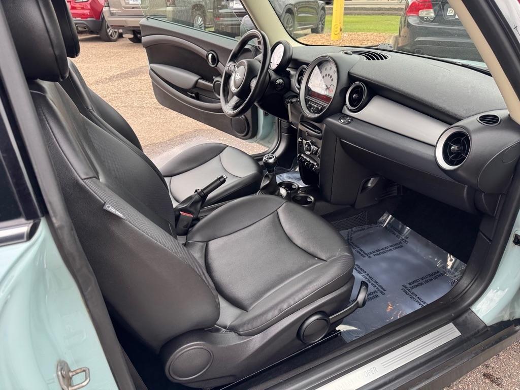 MINI Cooper Hardtop 2dr Cpe 2012