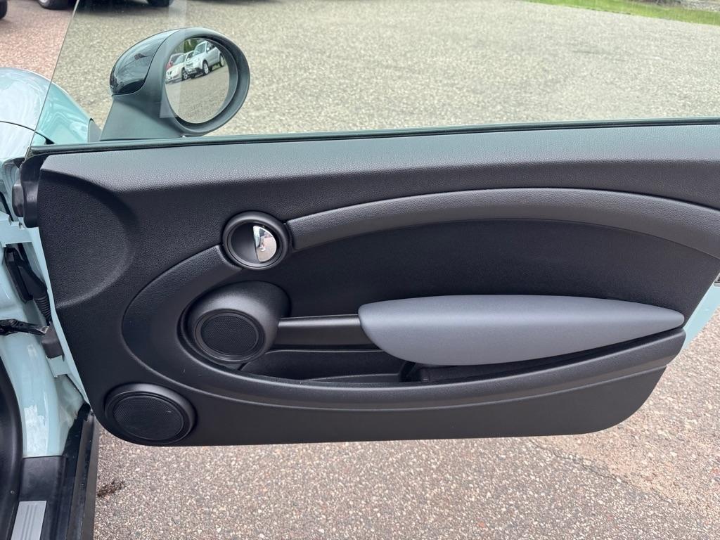 MINI Cooper Hardtop 2dr Cpe 2012