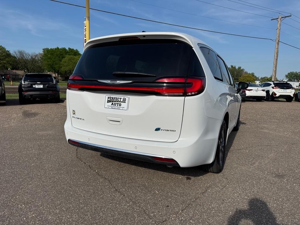 Chrysler Pacifica Hybrid Select FWD 2024