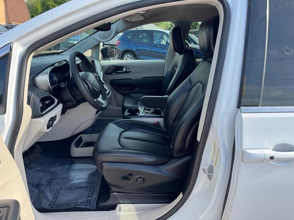 Chrysler Pacifica Hybrid Select FWD 2024