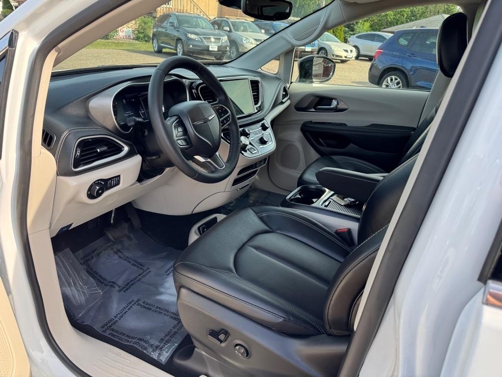Chrysler Pacifica Hybrid Select FWD 2024