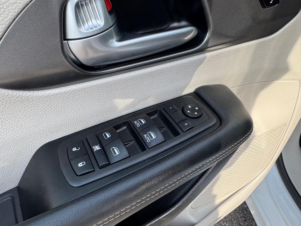 Chrysler Pacifica Hybrid Select FWD 2024