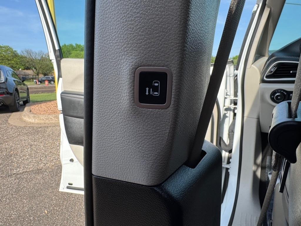 Chrysler Pacifica Hybrid Select FWD 2024