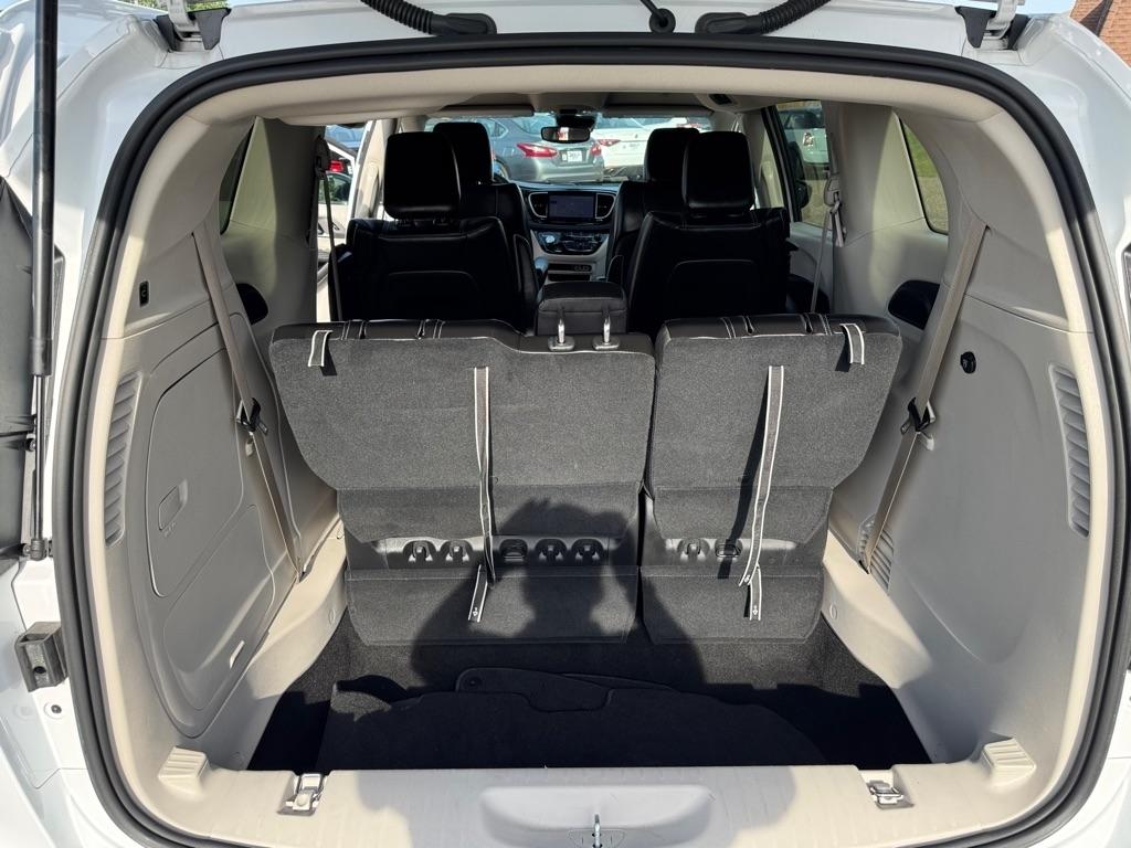 Chrysler Pacifica Hybrid Select FWD 2024