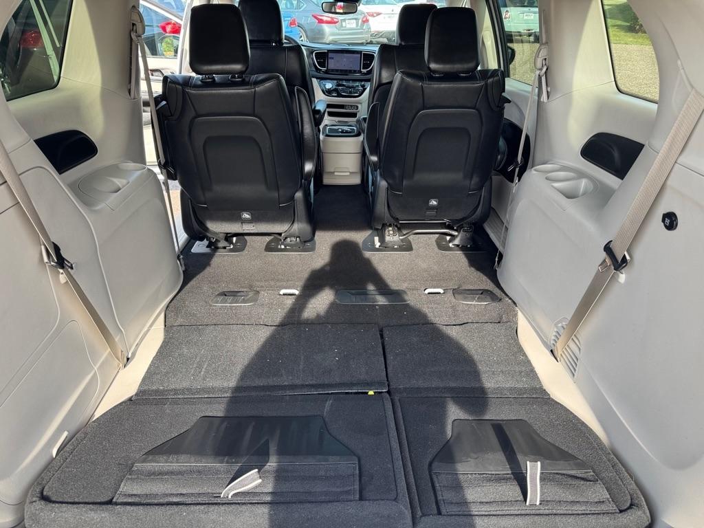 Chrysler Pacifica Hybrid Select FWD 2024