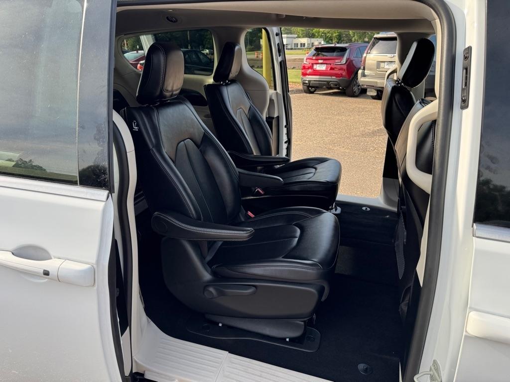 Chrysler Pacifica Hybrid Select FWD 2024