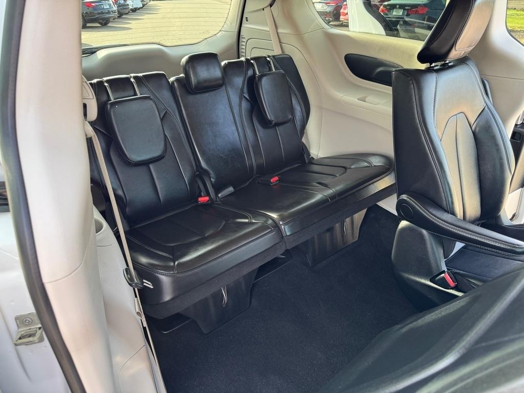 Chrysler Pacifica Hybrid Select FWD 2024