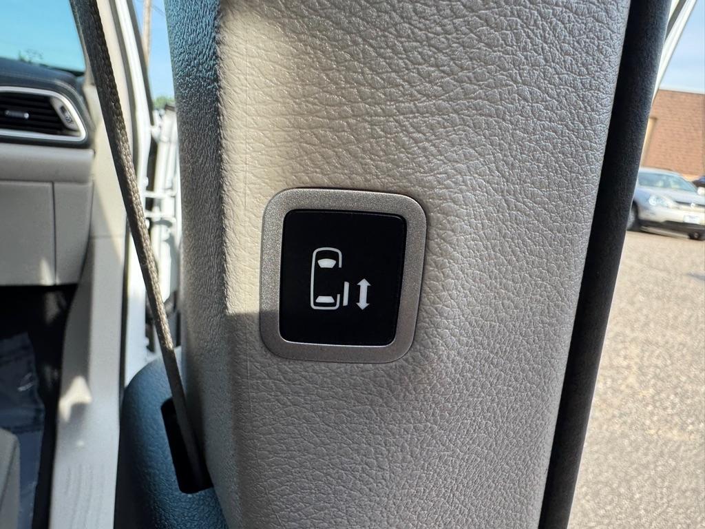 Chrysler Pacifica Hybrid Select FWD 2024