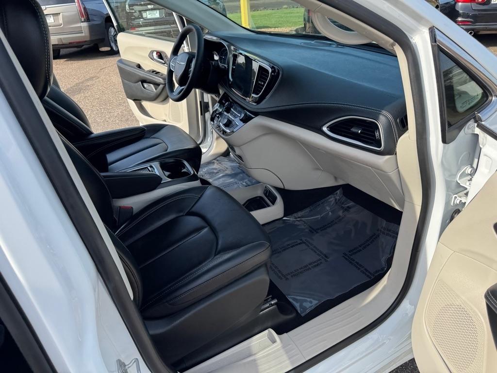 Chrysler Pacifica Hybrid Select FWD 2024
