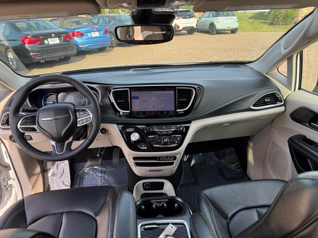 Chrysler Pacifica Hybrid Select FWD 2024