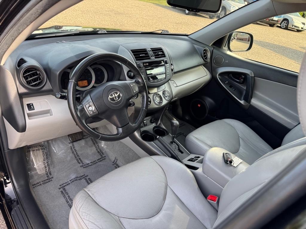 Toyota RAV4 4WD 4dr 4-cyl 4-Spd AT Ltd (Natl) 2011