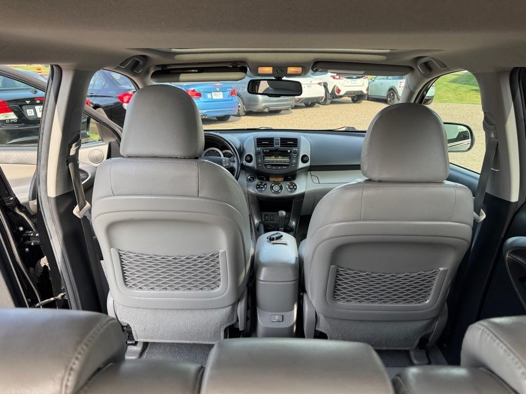 Toyota RAV4 4WD 4dr 4-cyl 4-Spd AT Ltd (Natl) 2011