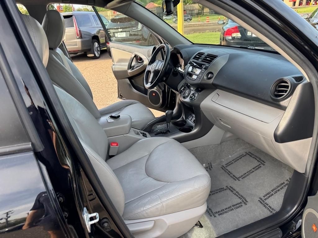 Toyota RAV4 4WD 4dr 4-cyl 4-Spd AT Ltd (Natl) 2011