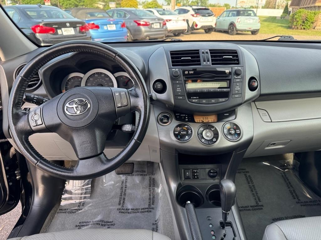 Toyota RAV4 4WD 4dr 4-cyl 4-Spd AT Ltd (Natl) 2011