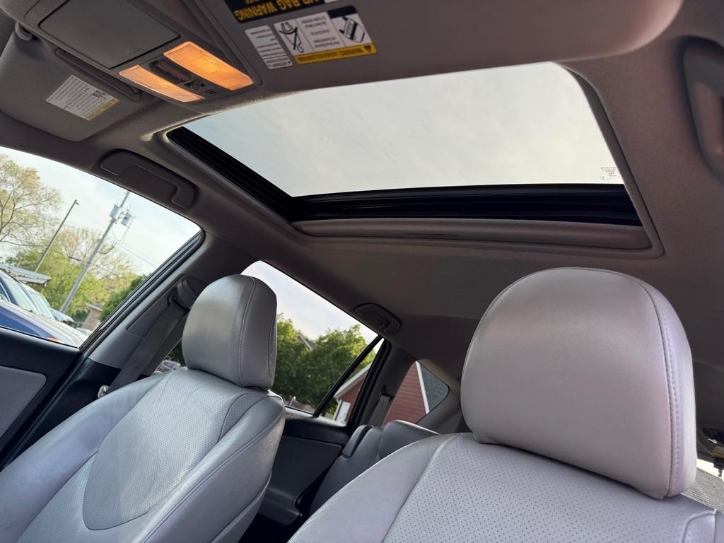 Toyota RAV4 4WD 4dr 4-cyl 4-Spd AT Ltd (Natl) 2011