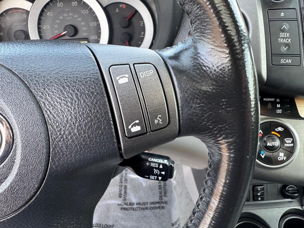 Toyota RAV4 4WD 4dr 4-cyl 4-Spd AT Ltd (Natl) 2011