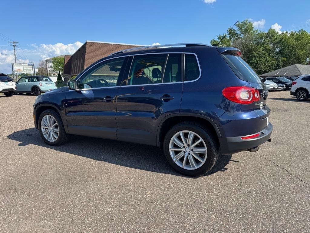 Volkswagen Tiguan 4WD 4dr S 4Motion 2011