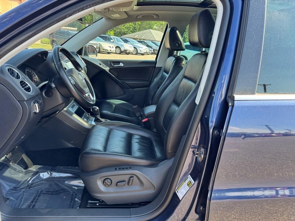 Volkswagen Tiguan 4WD 4dr S 4Motion 2011