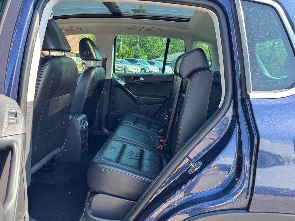 Volkswagen Tiguan 4WD 4dr S 4Motion 2011