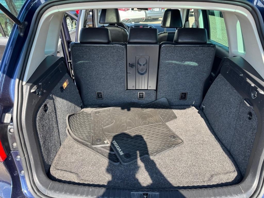 Volkswagen Tiguan 4WD 4dr S 4Motion 2011