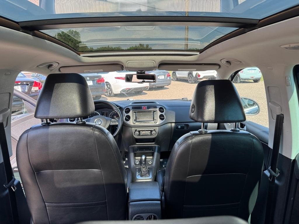 Volkswagen Tiguan 4WD 4dr S 4Motion 2011