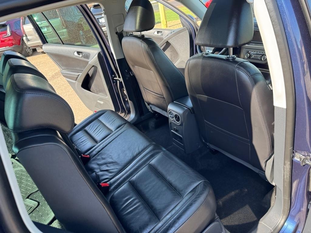 Volkswagen Tiguan 4WD 4dr S 4Motion 2011