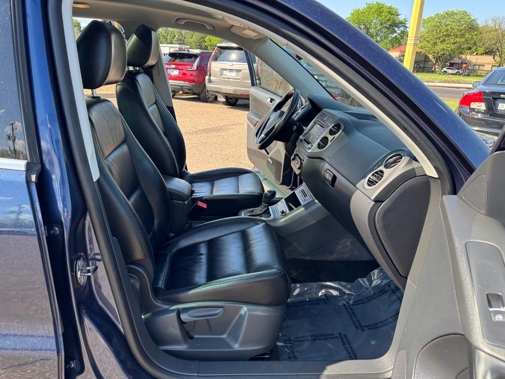Volkswagen Tiguan 4WD 4dr S 4Motion 2011