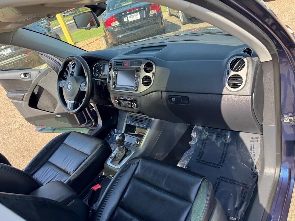 Volkswagen Tiguan 4WD 4dr S 4Motion 2011