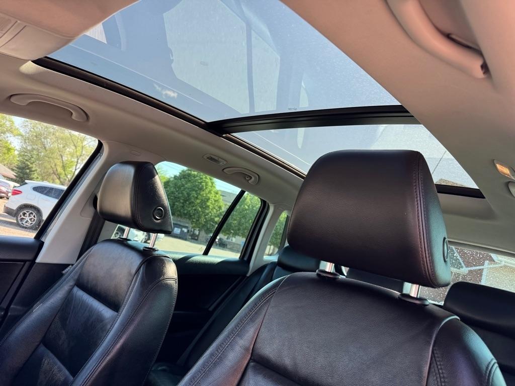 Volkswagen Tiguan 4WD 4dr S 4Motion 2011