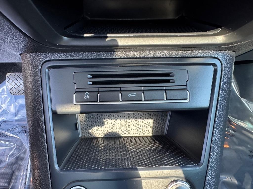 Volkswagen Tiguan 4WD 4dr S 4Motion 2011