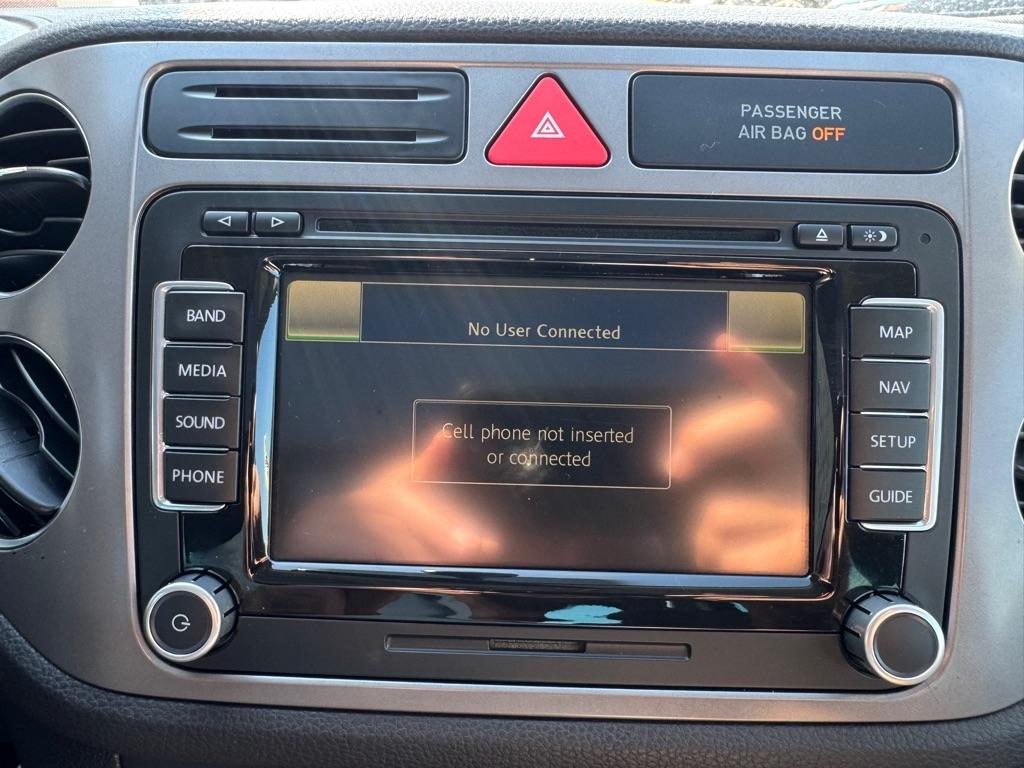 Volkswagen Tiguan 4WD 4dr S 4Motion 2011
