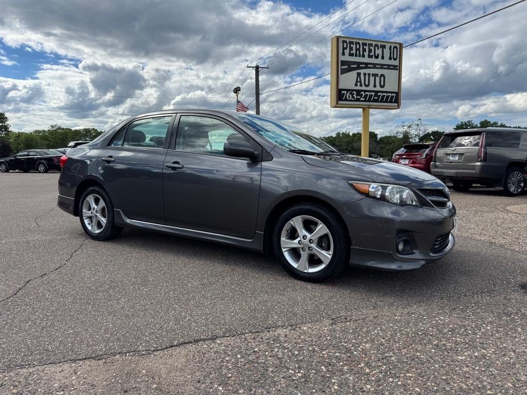 Toyota Corolla 4dr Sdn Auto LE Special Edition (Natl) 2013