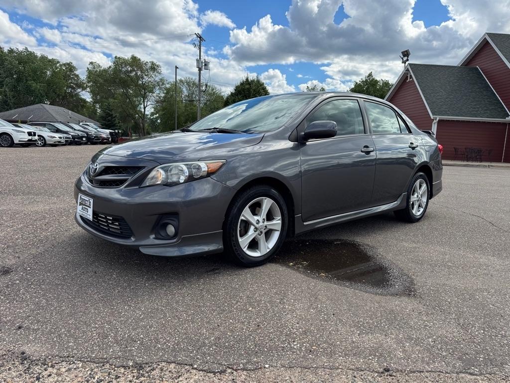 Toyota Corolla 4dr Sdn Auto LE Special Edition (Natl) 2013