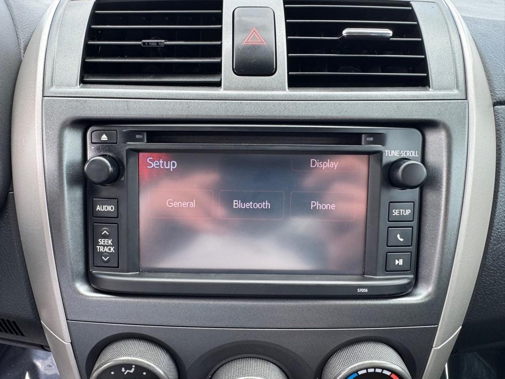 Toyota Corolla 4dr Sdn Auto LE Special Edition (Natl) 2013