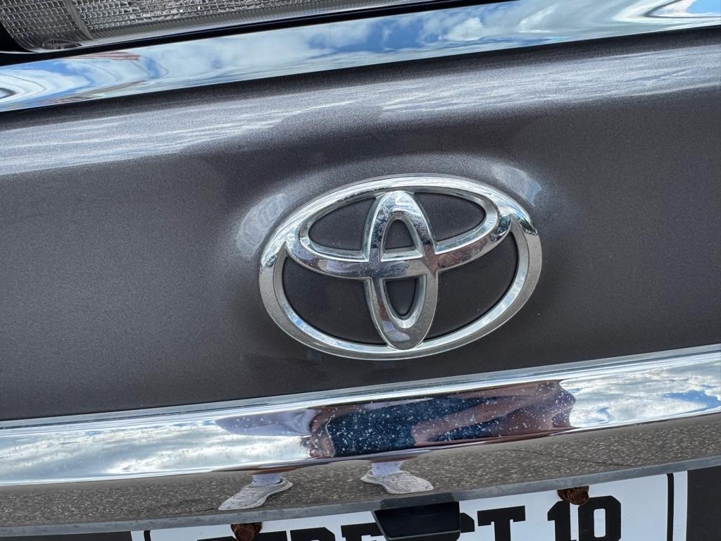 Toyota Corolla 4dr Sdn Auto LE Special Edition (Natl) 2013