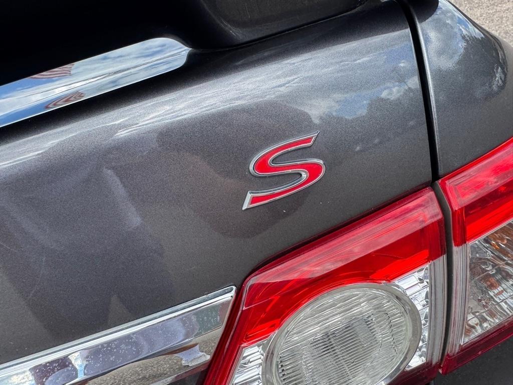 Toyota Corolla 4dr Sdn Auto LE Special Edition (Natl) 2013