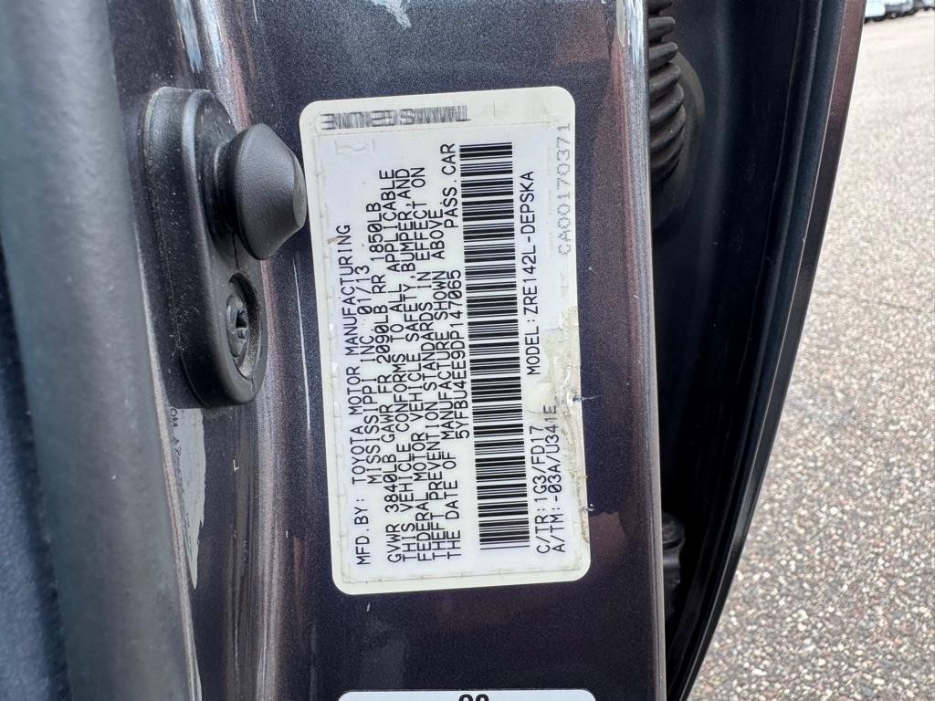 Toyota Corolla 4dr Sdn Auto LE Special Edition (Natl) 2013