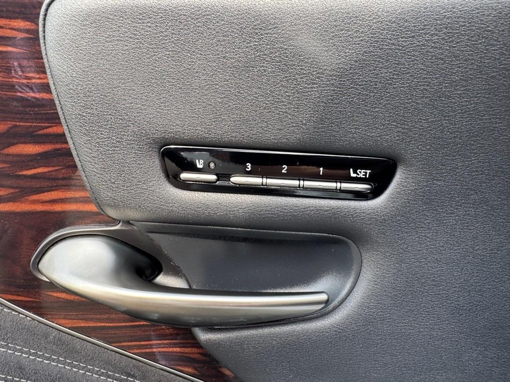 Lexus LS LS 500 AWD 2023