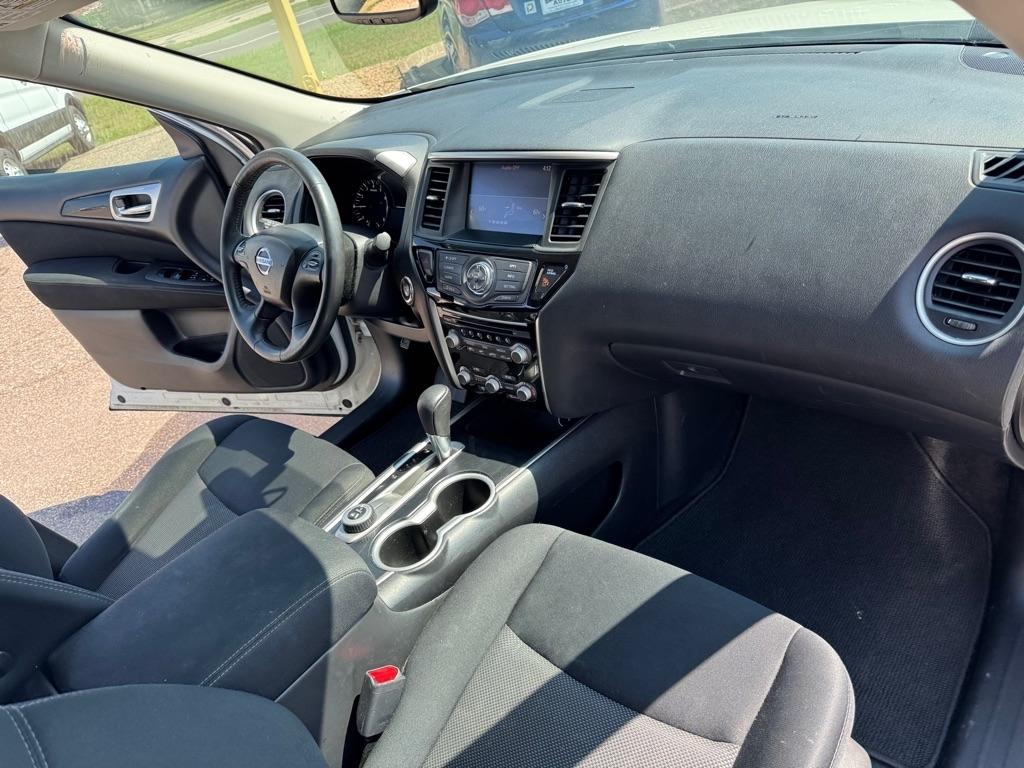 Nissan Pathfinder 4x4 Platinum 2017