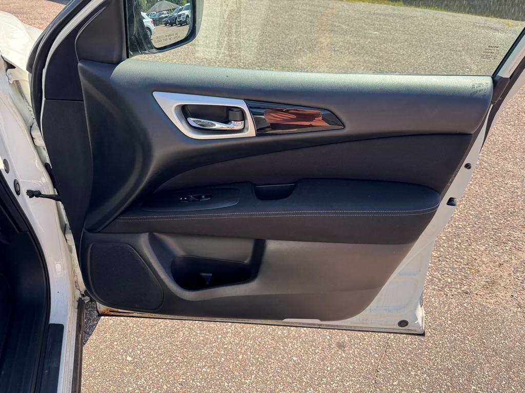 Nissan Pathfinder 4x4 Platinum 2017