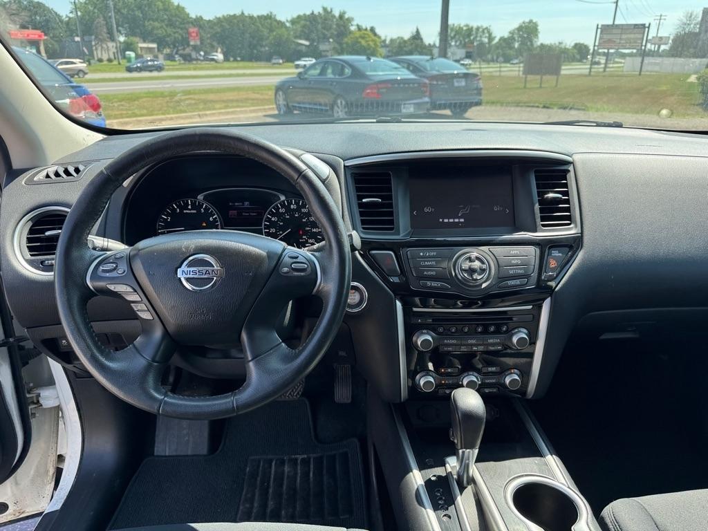 Nissan Pathfinder 4x4 Platinum 2017